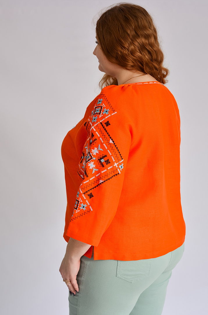 Вышиванка-блуза с пуговицами больших размеров