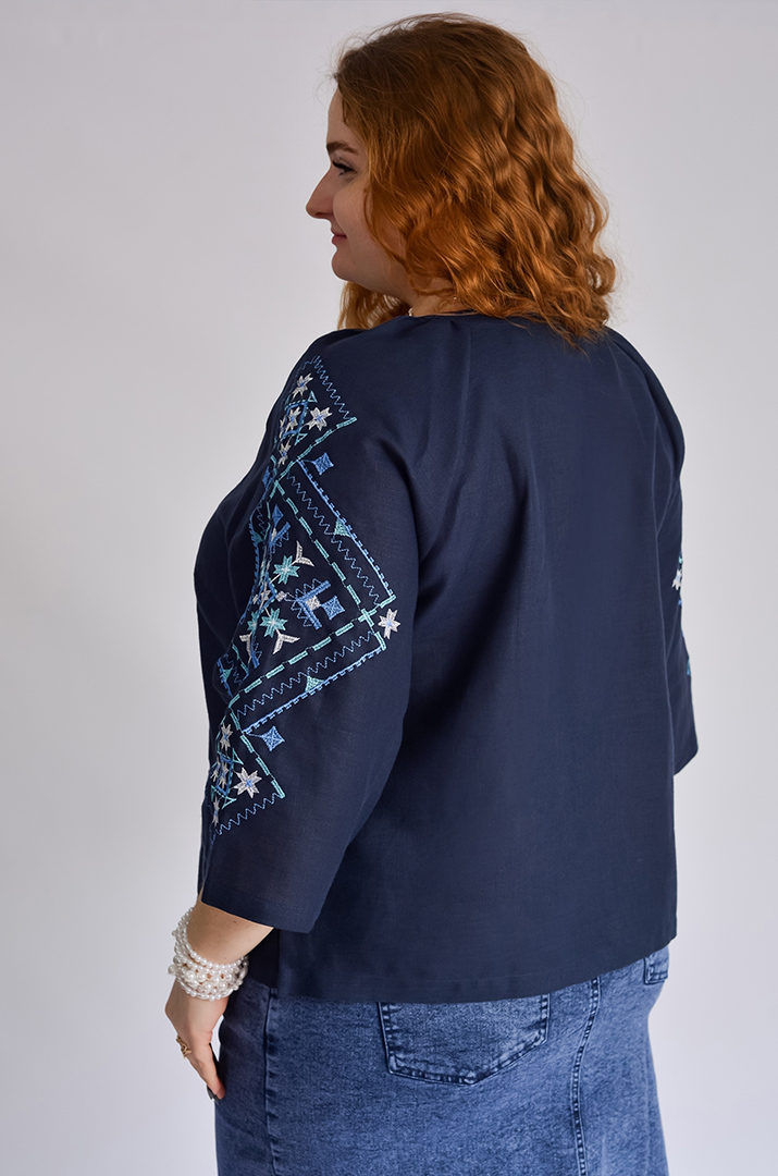 Вышиванка-блуза с пуговицами больших размеров