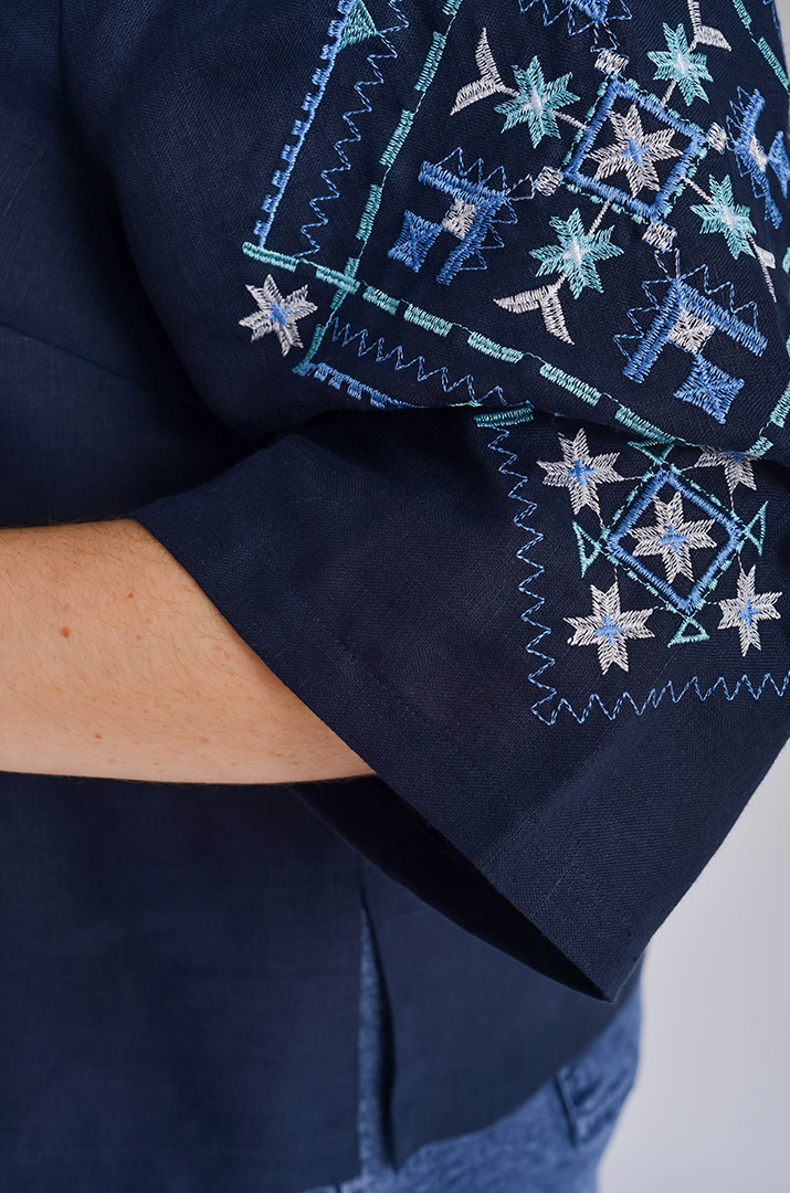 Вышиванка-блуза с пуговицами больших размеров