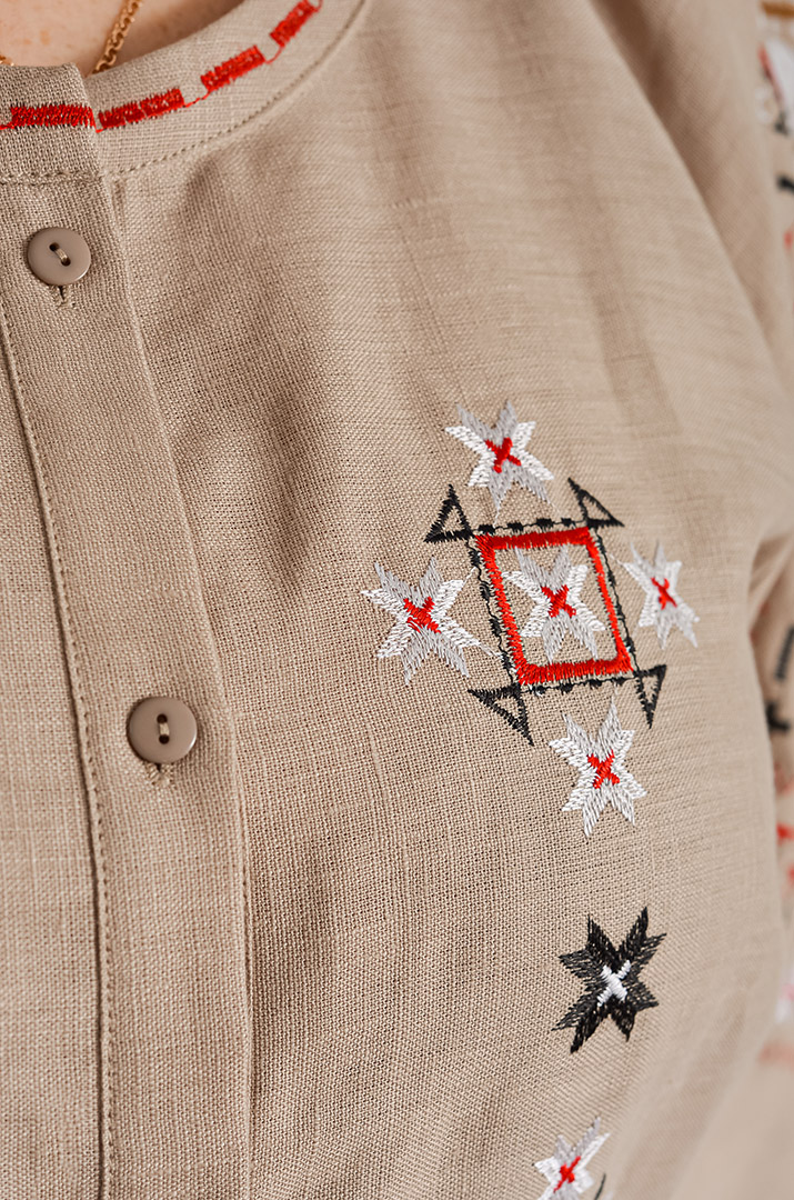 Вышиванка-блуза с пуговицами больших размеров