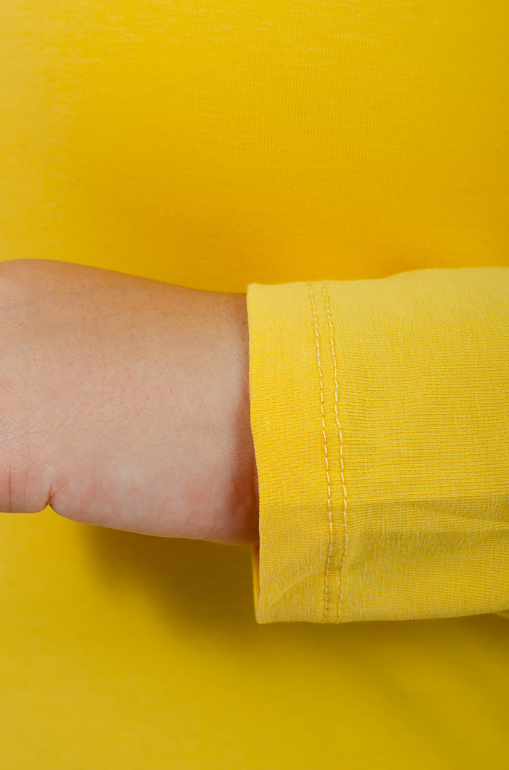 Гольф базовий трикотажний з написом великих розмірів