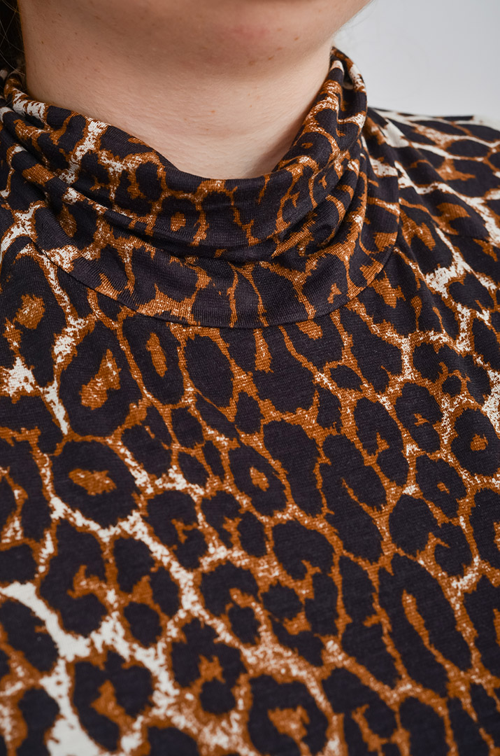 Блуза із довгим рукавом і графічним мотивом великих розмірів