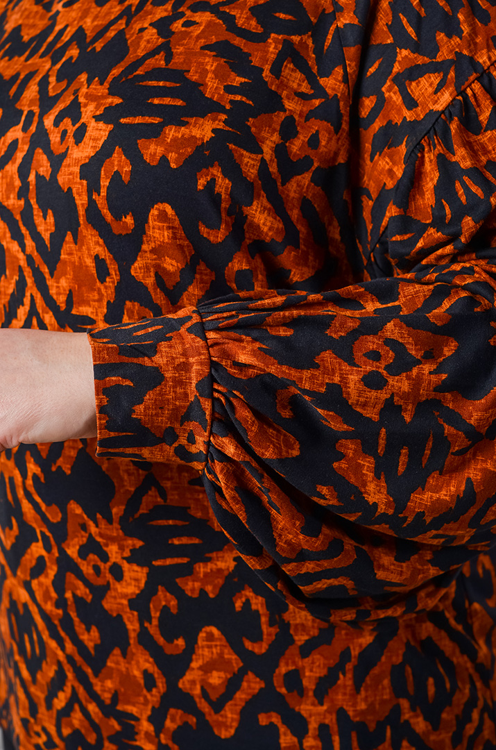 Блуза із довгим рукавом і графічним мотивом великих розмірів