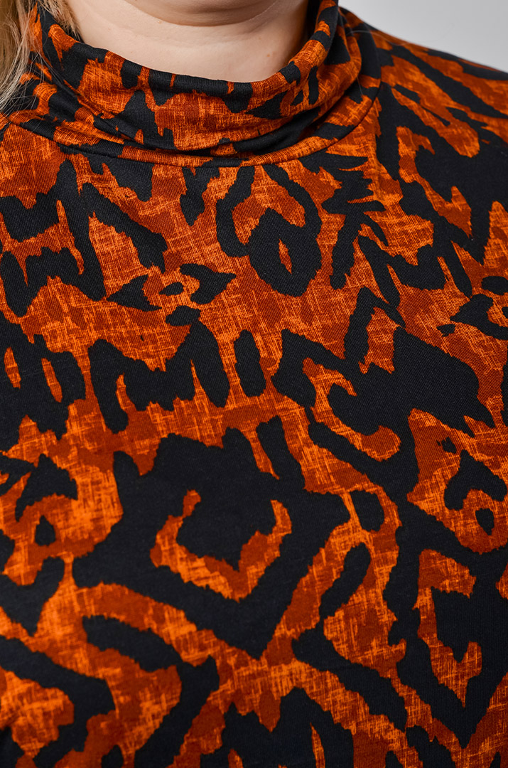 Блуза із довгим рукавом і графічним мотивом великих розмірів