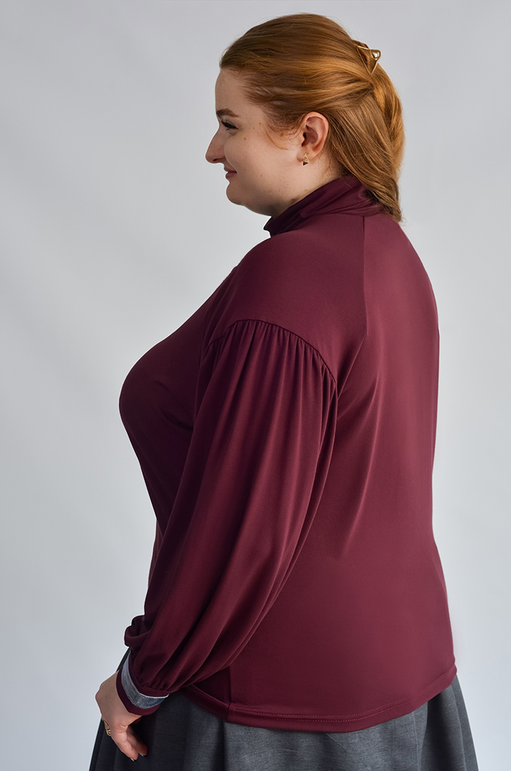 Блуза з довгими рукавами та фактурними деталями великих розмірів