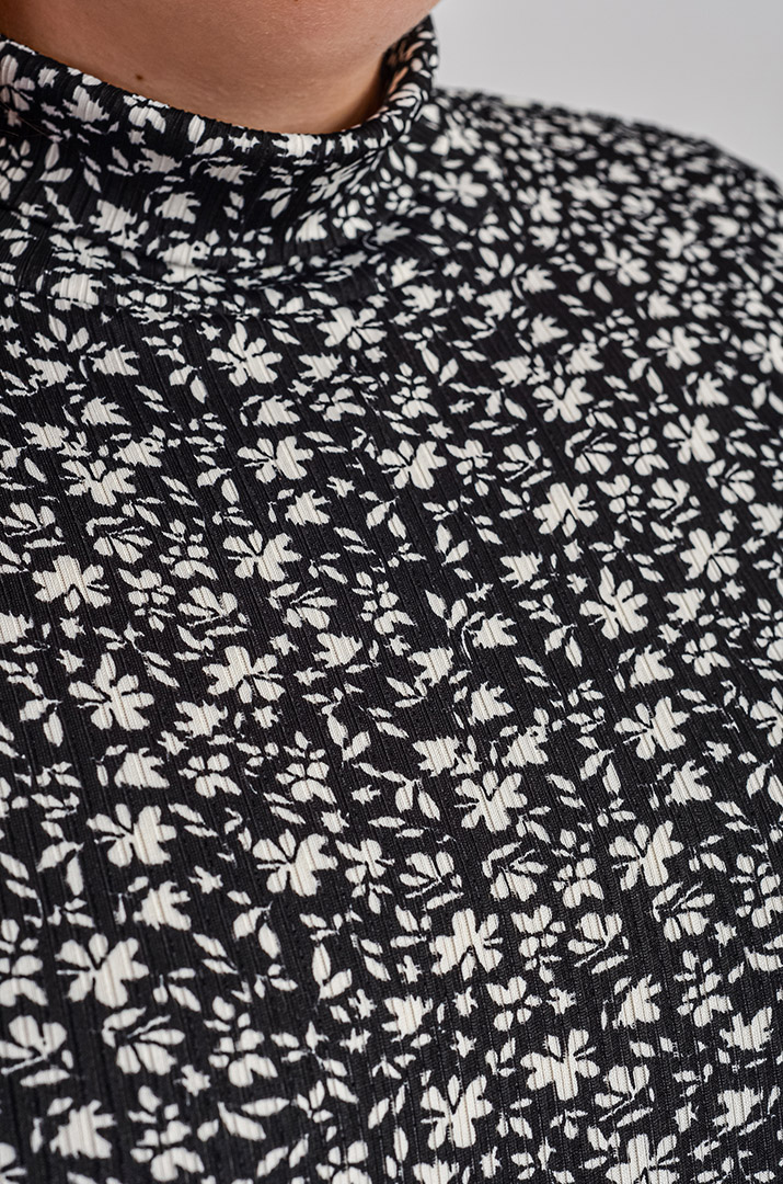 Гольф з трикотажу рубчик з укороченим рукавом і принтом великих розмірів