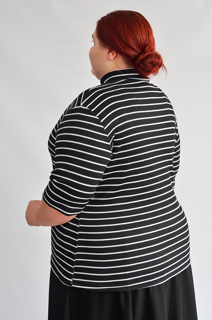 Гольф з трикотажу рубчик з укороченим рукавом і принтом великих розмірів