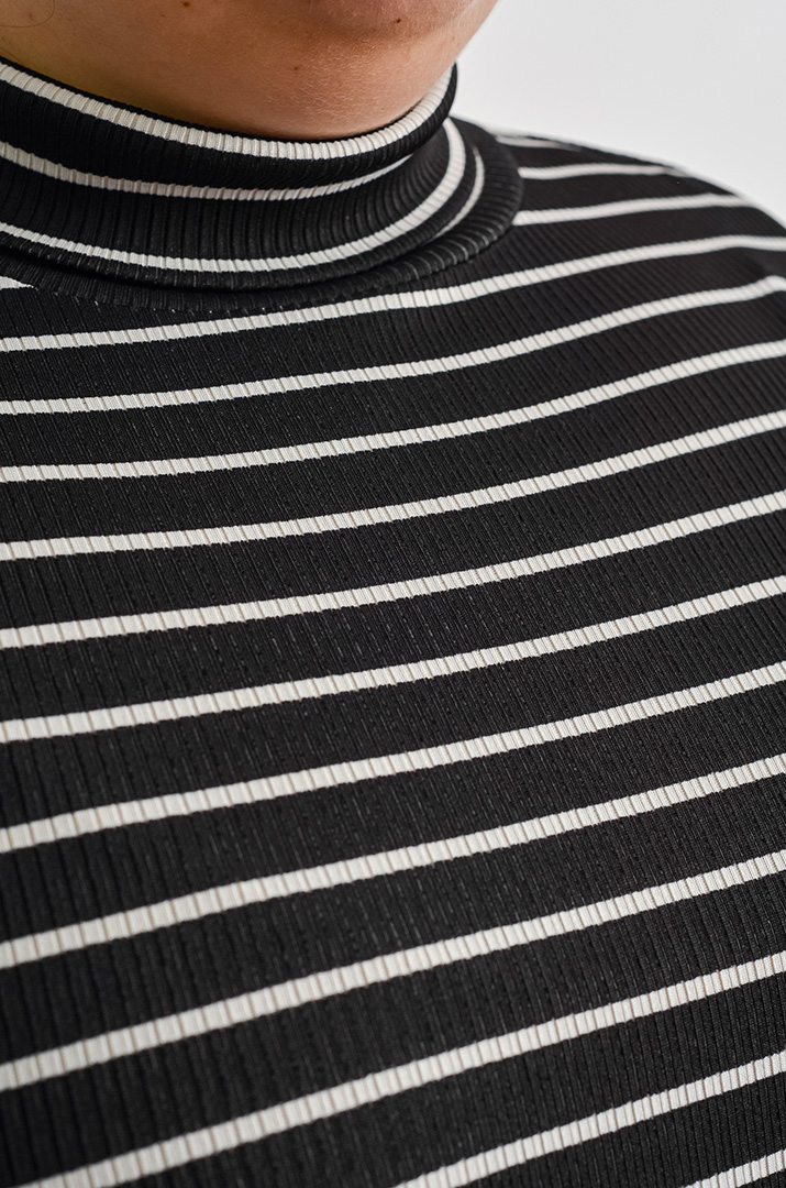 Гольф з трикотажу рубчик з укороченим рукавом і принтом великих розмірів