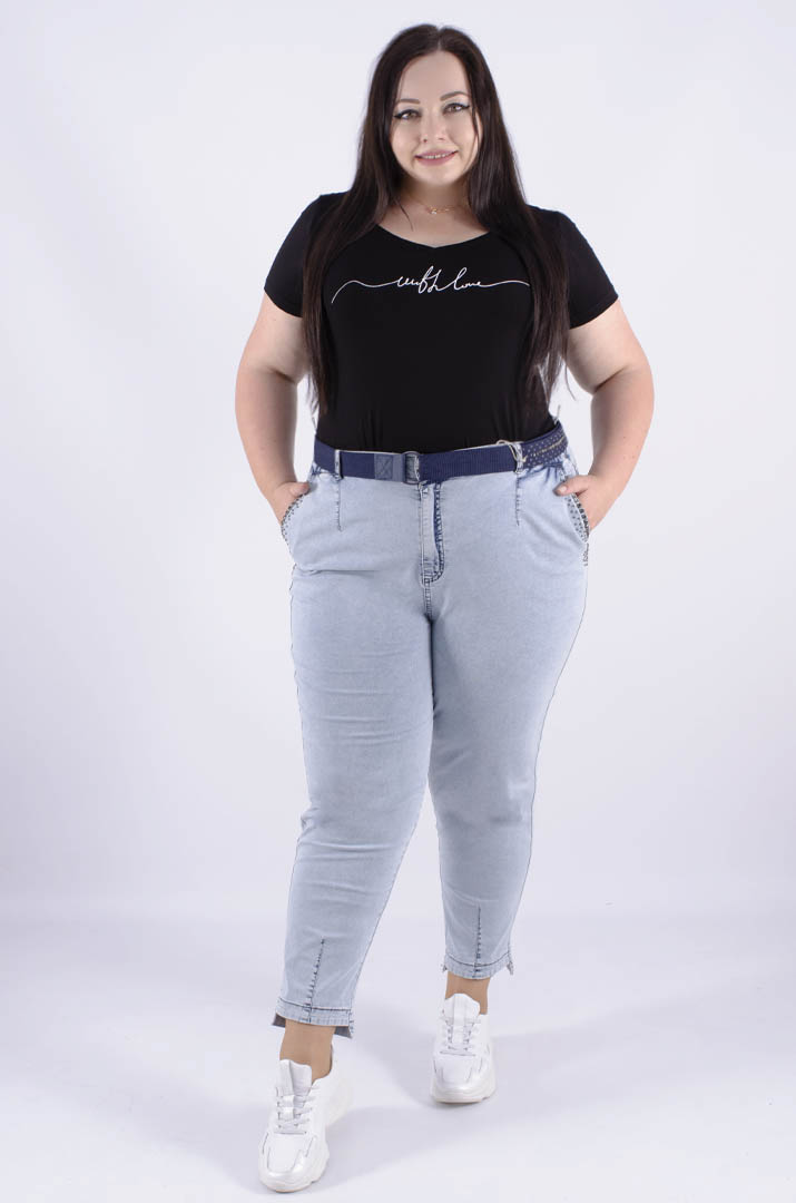 Світлі джинси банани з поясом батал