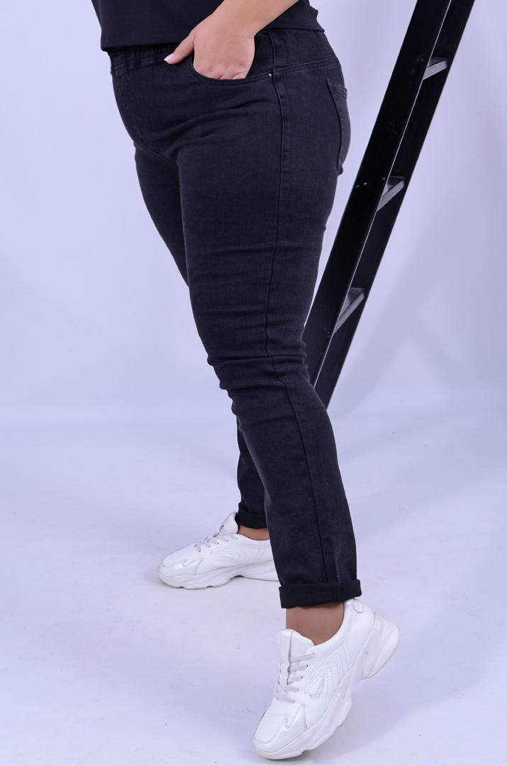 Стильні середні джинси супер батал