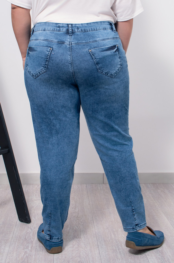 Мінімалістичні джинси банани супер батал