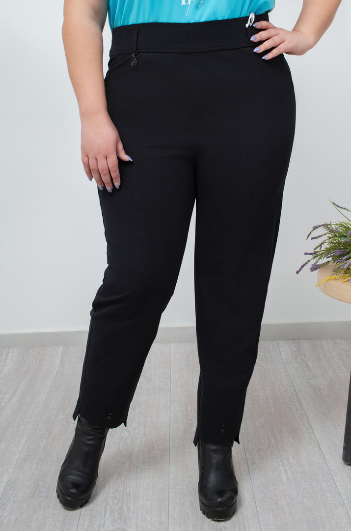 Джинси на еластичному поясі з прикрасою батал