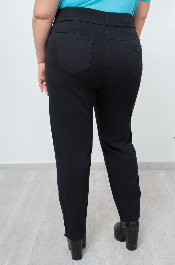 Джинси на еластичному поясі з прикрасою батал