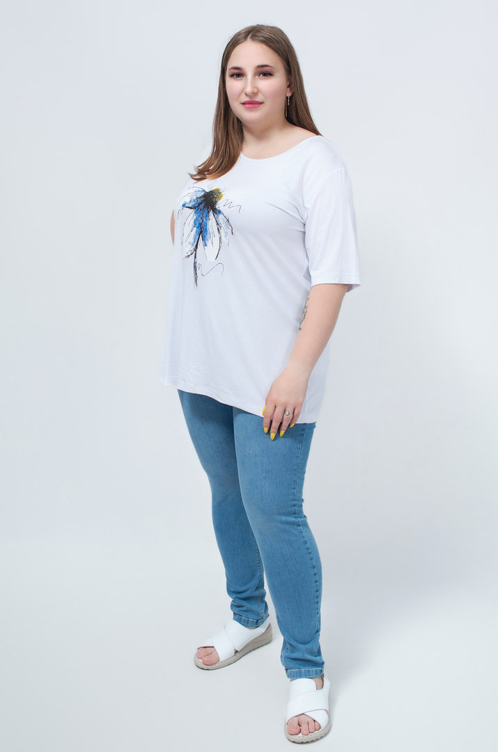 Стильні джинси з кольоровим поясом батал