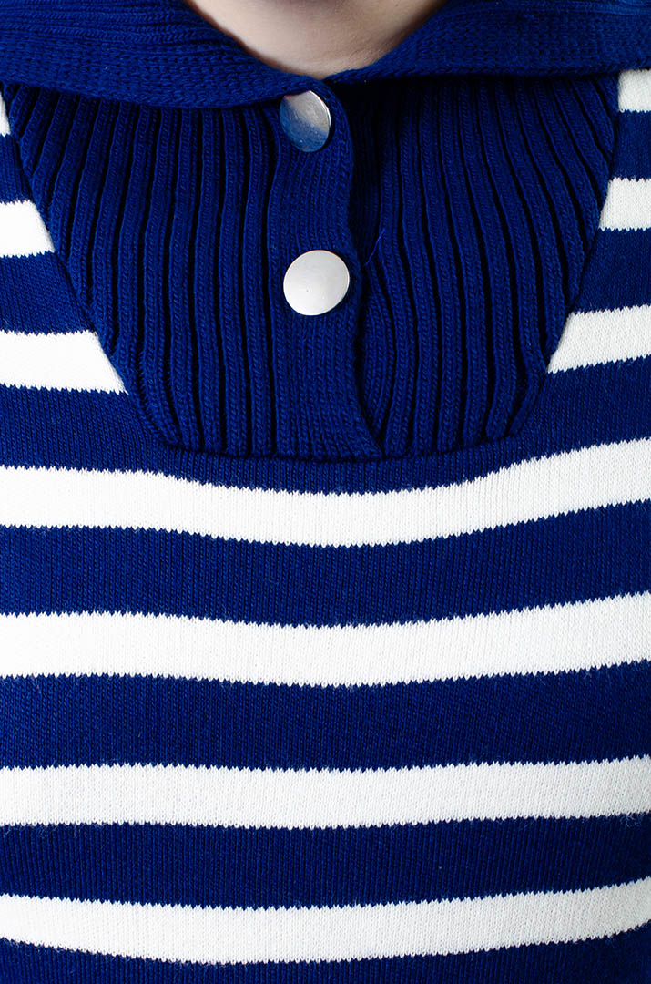 Джемпер в горизонтальную полоску с горловиной на пуговицах супер батал