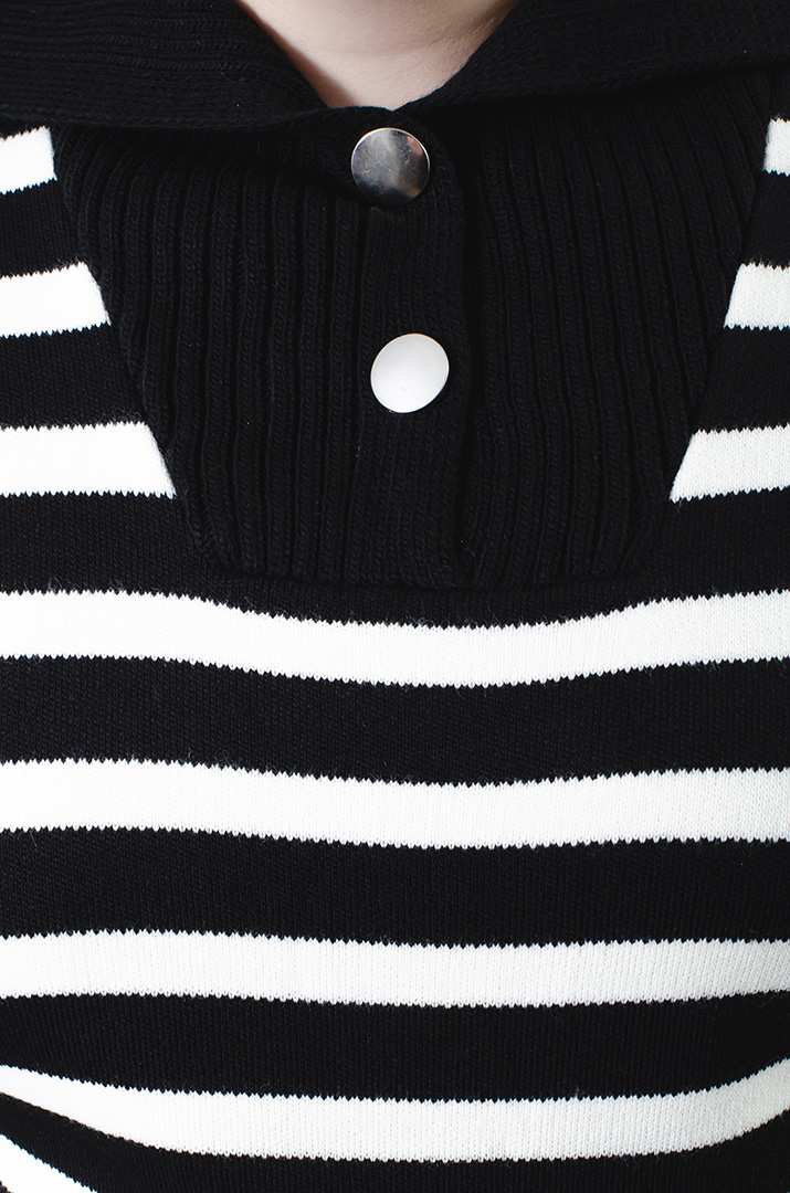 Джемпер в горизонтальную полоску с горловиной на пуговицах супер батал