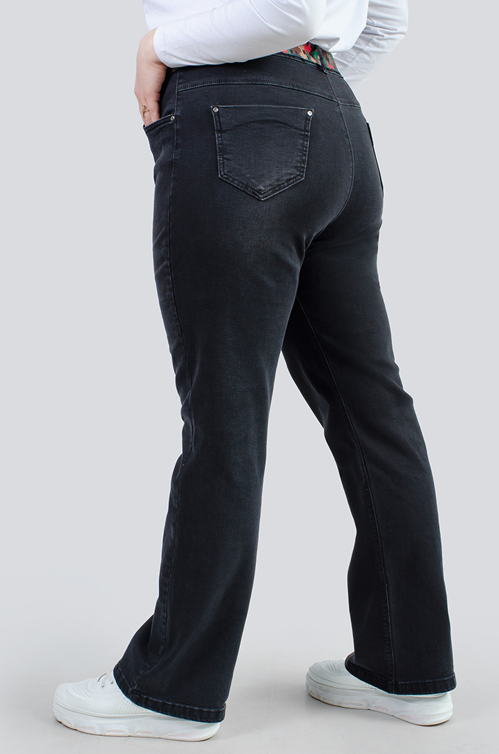 Джинси з високою посадкою і яскравим поясом батал