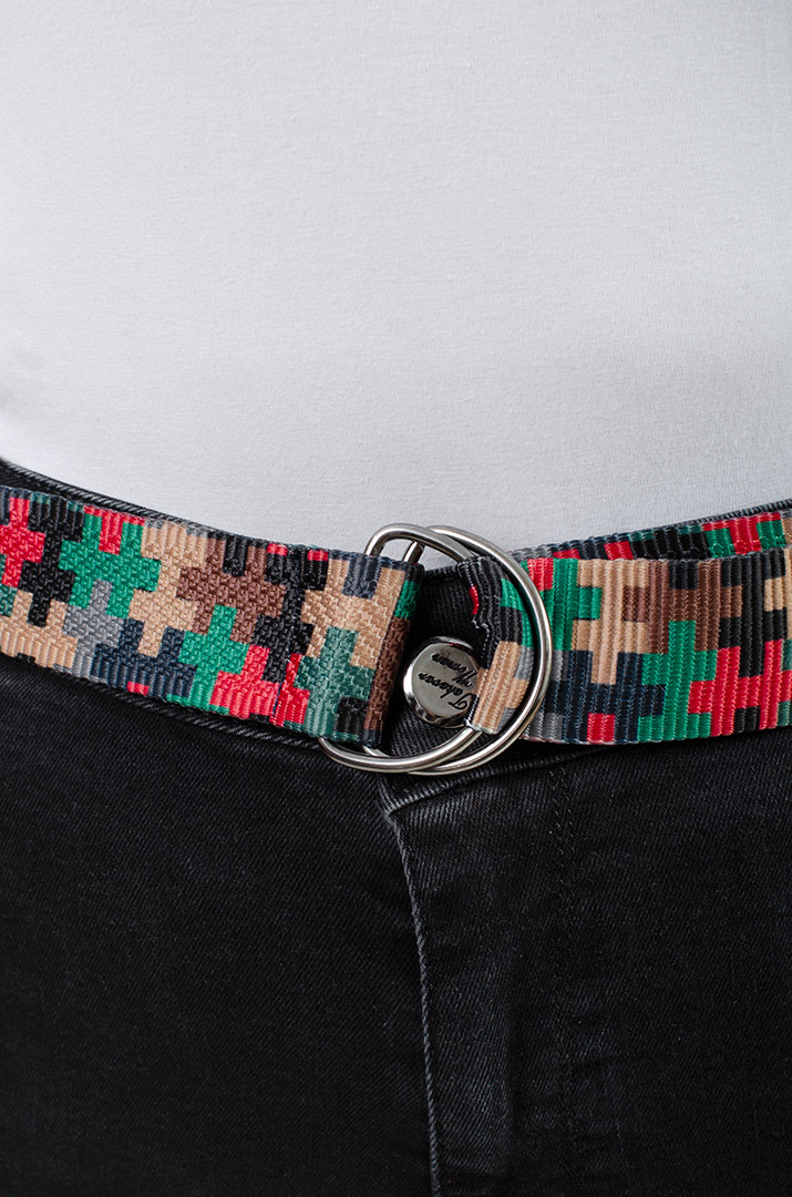 Джинси з високою посадкою і яскравим поясом батал