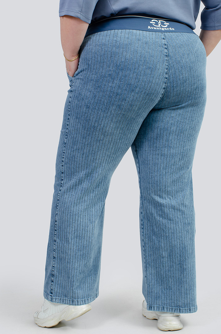 Джинси середні в вертикальну смужку великих розмірів