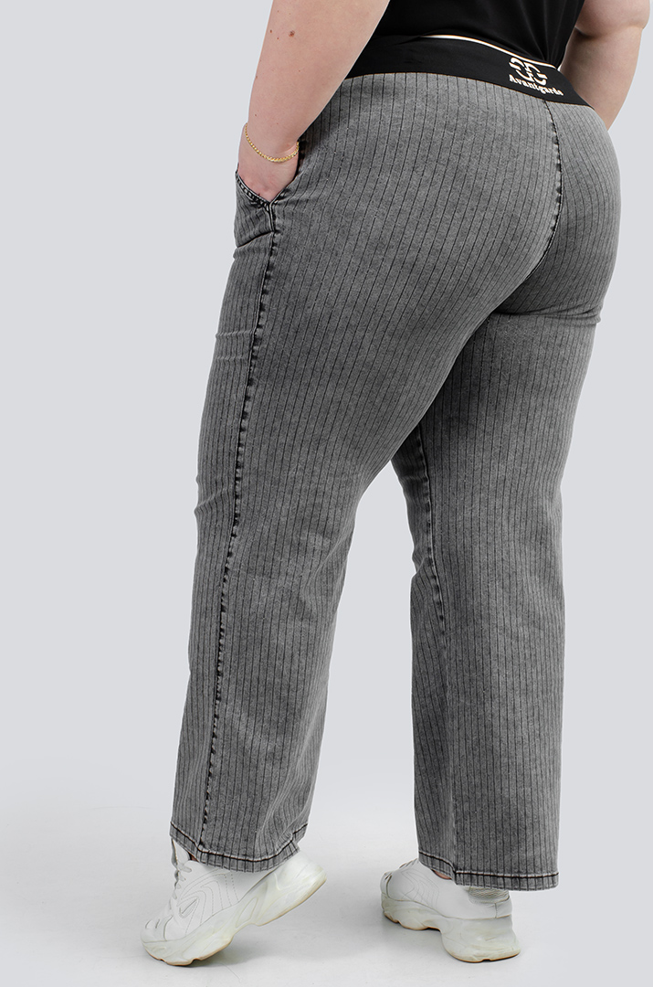 Джинси середні в вертикальну смужку великих розмірів