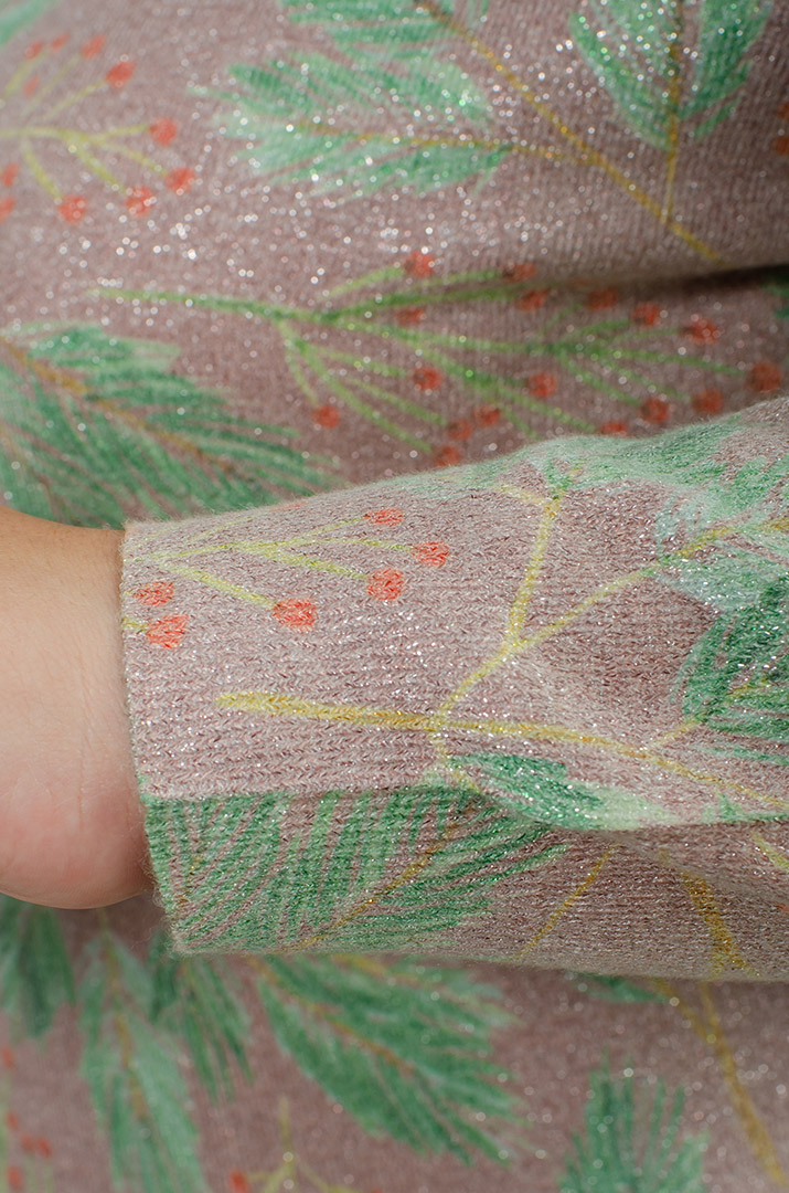 Джемпер с растительным принтом больших размеров