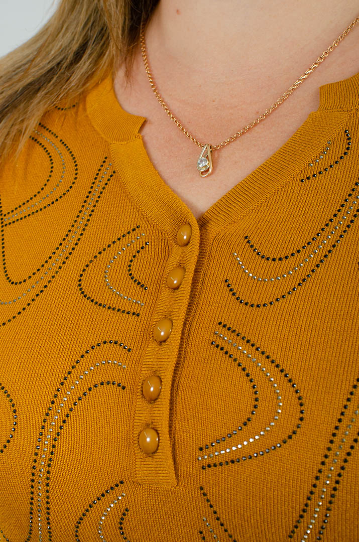 Джемпер в узор из стразов больших размеров