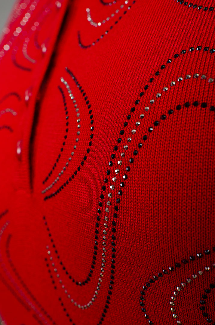 Джемпер в узор из стразов больших размеров