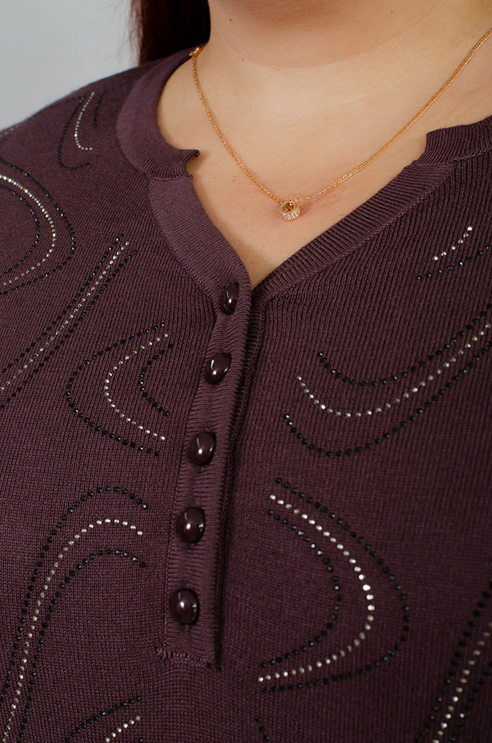 Джемпер в узор из стразов больших размеров