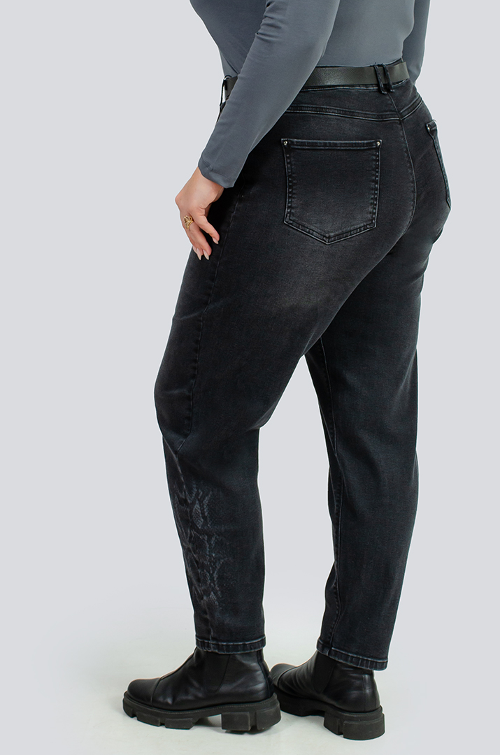 Джинси з принтом та поясом великих розмірів