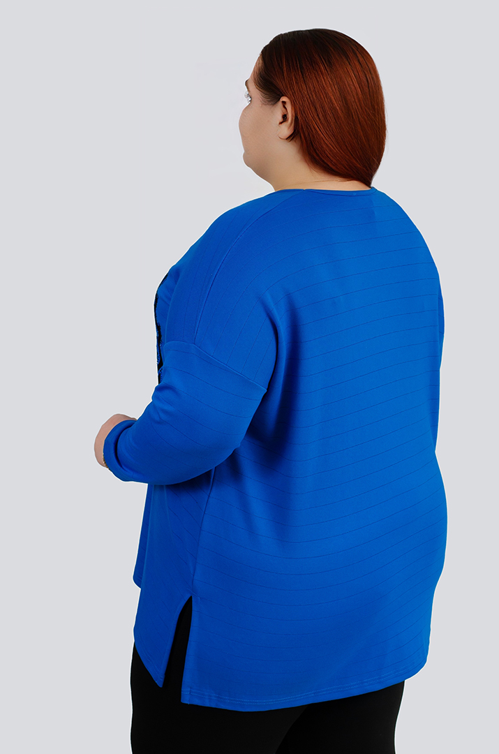 Джемпер в горизонтальную полоску со стразами больших размеров