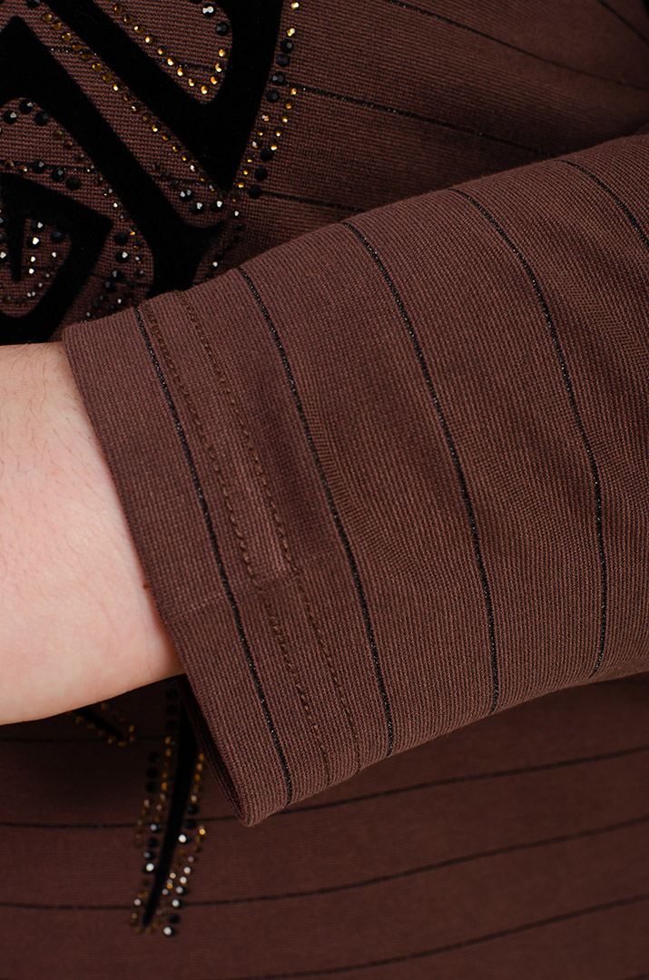 Джемпер в горизонтальную полоску со стразами больших размеров