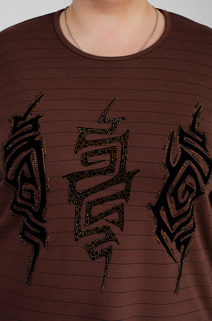 Джемпер в горизонтальную полоску со стразами больших размеров