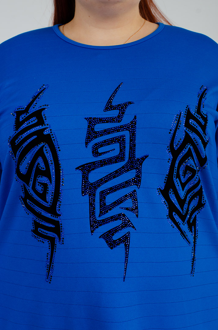 Джемпер в горизонтальную полоску со стразами больших размеров