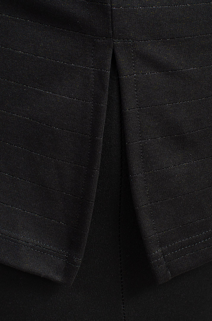 Джемпер в горизонтальную полоску со стразами больших размеров