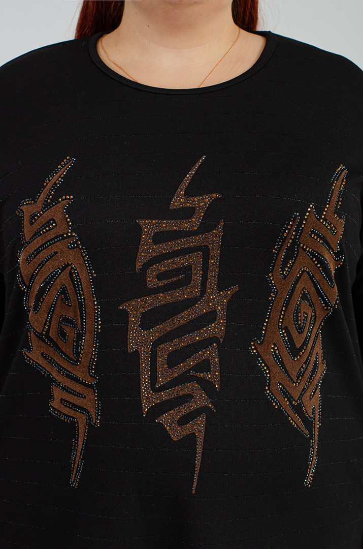 Джемпер в горизонтальную полоску со стразами больших размеров