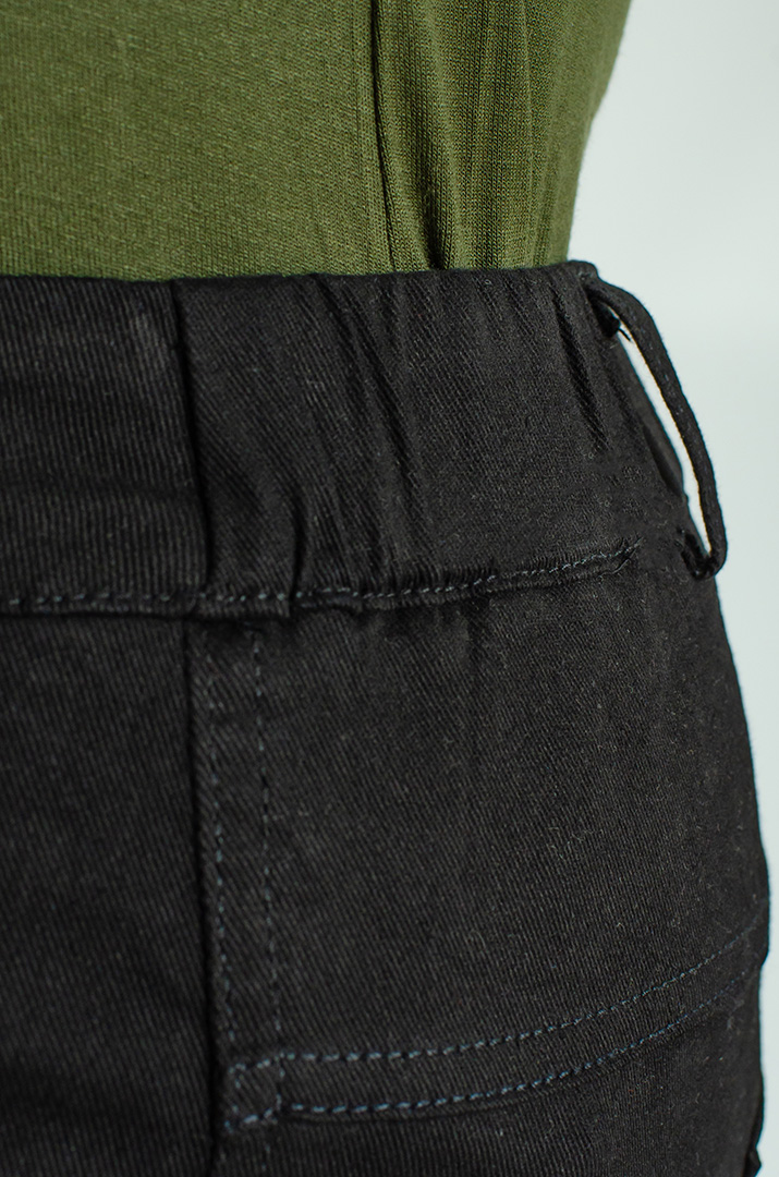 Джинси завужені з поясом великих розмірів