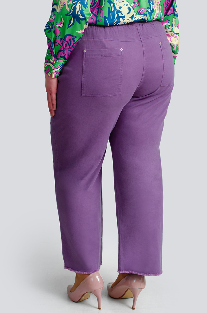 Яркие джинсы с тороками больших размеров