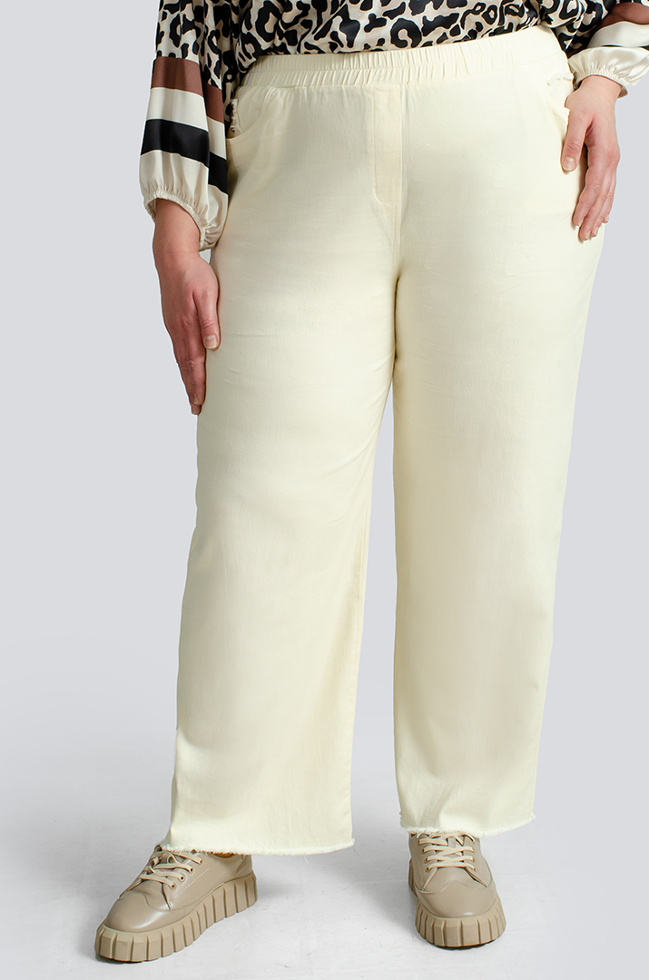 Яркие джинсы с тороками больших размеров