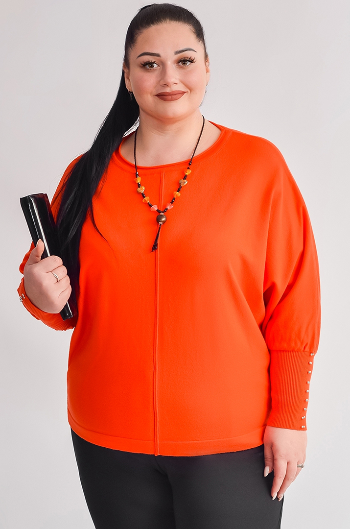 Джемпер короткий з декоративними намистинами на рукавах великих розмірів