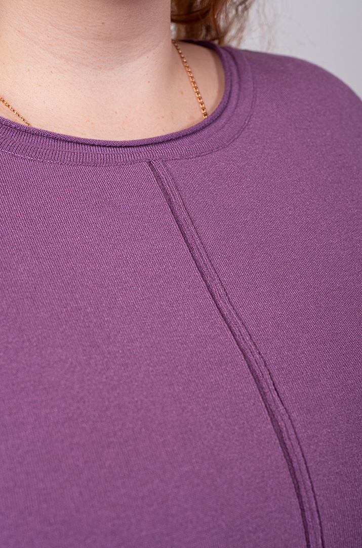 Джемпер короткий з декоративними намистинами на рукавах великих розмірів