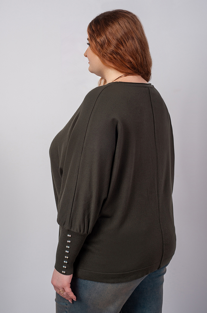 Джемпер короткий з декоративними намистинами на рукавах великих розмірів