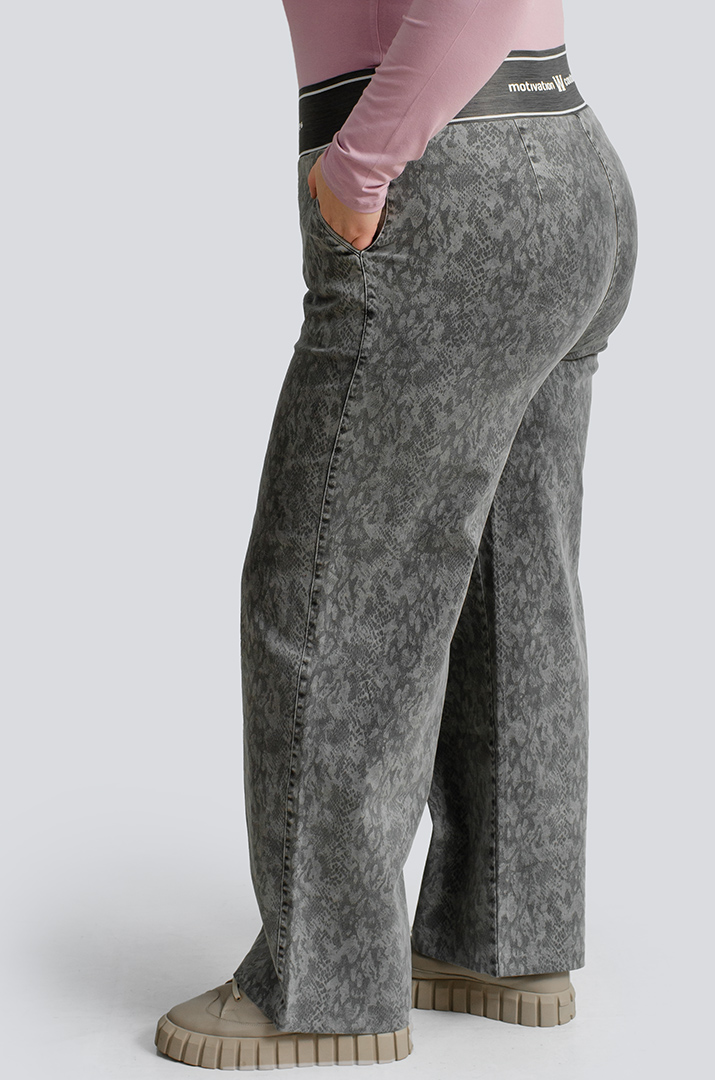 Джинси в принт рептилія великих розмірів