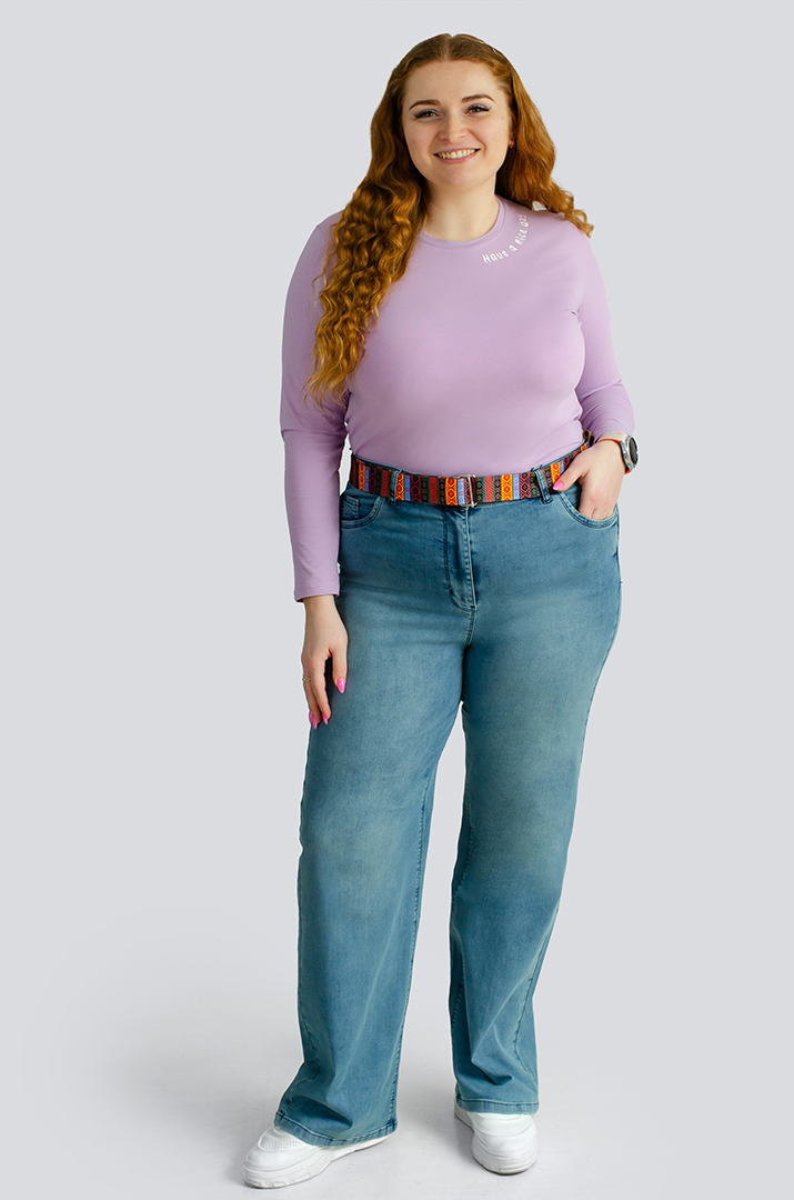 Джинси з яскравим поясом великих розмірів