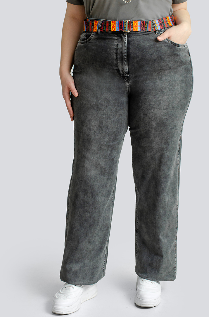 Джинси з яскравим поясом великих розмірів