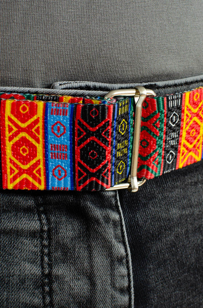 Джинси з яскравим поясом великих розмірів