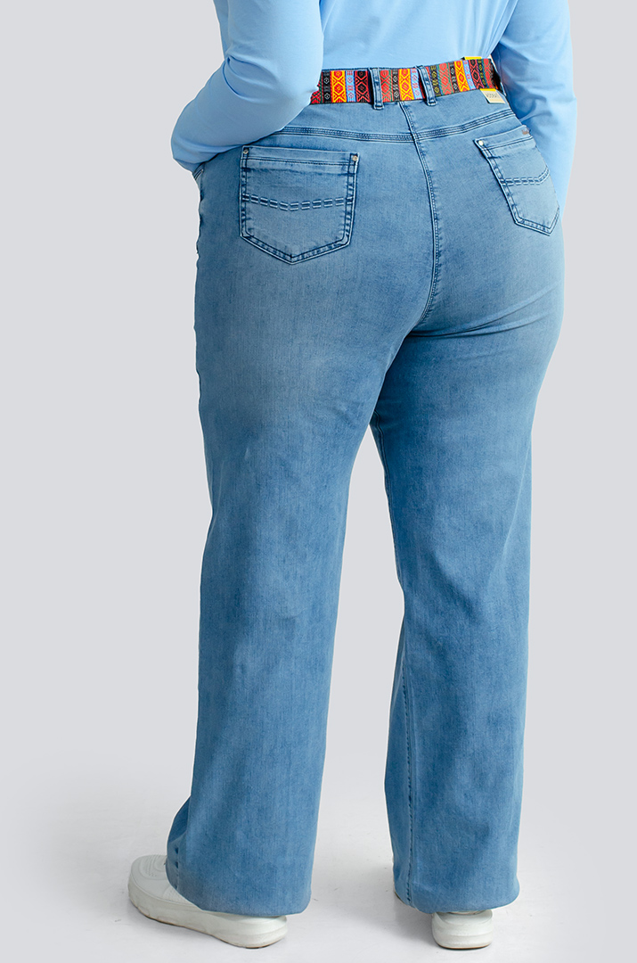 Джинси з яскравим поясом великих розмірів
