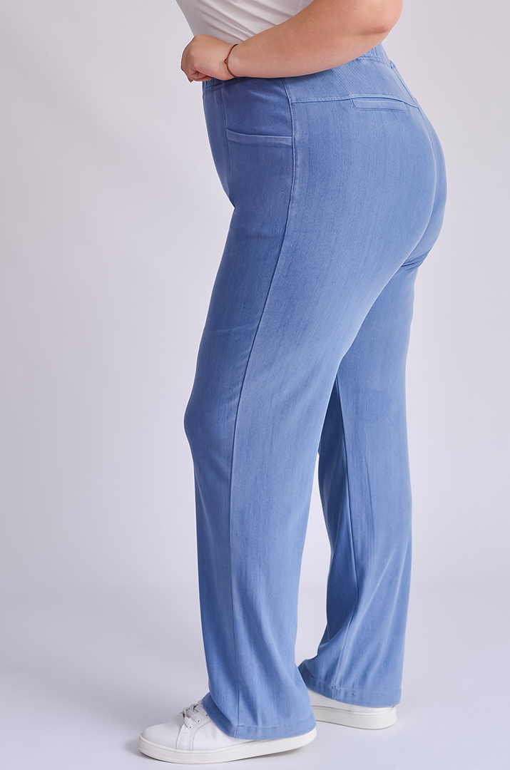 Джинсы голубого цвета из тенсела больших размеров