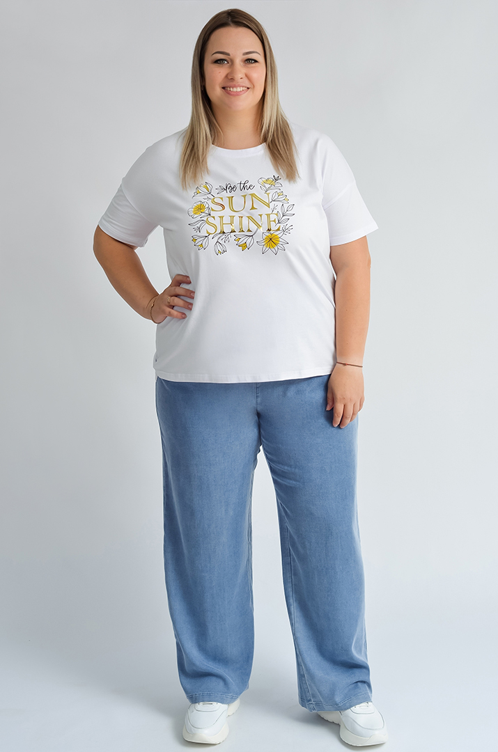 Джинсы широкие в голубом оттенке больших размеров