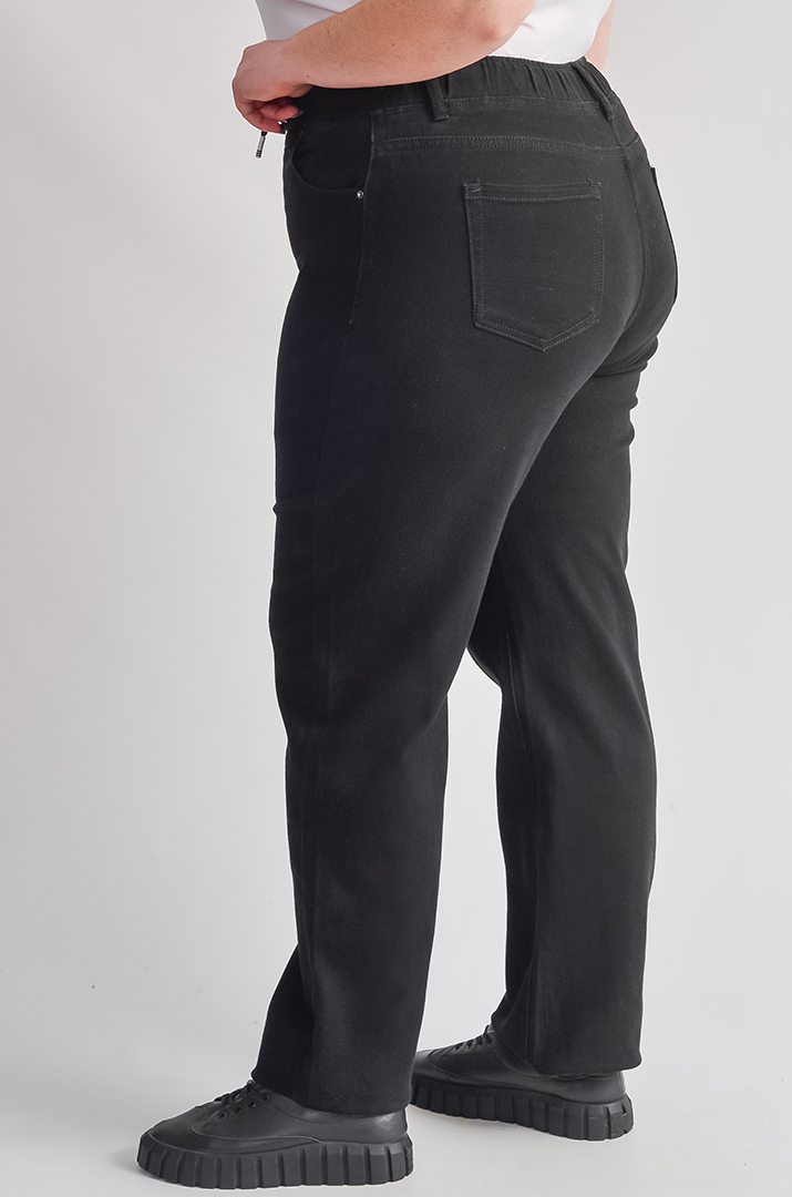 Джинси завужені в чорному кольорі зі шнурком великих розмірів