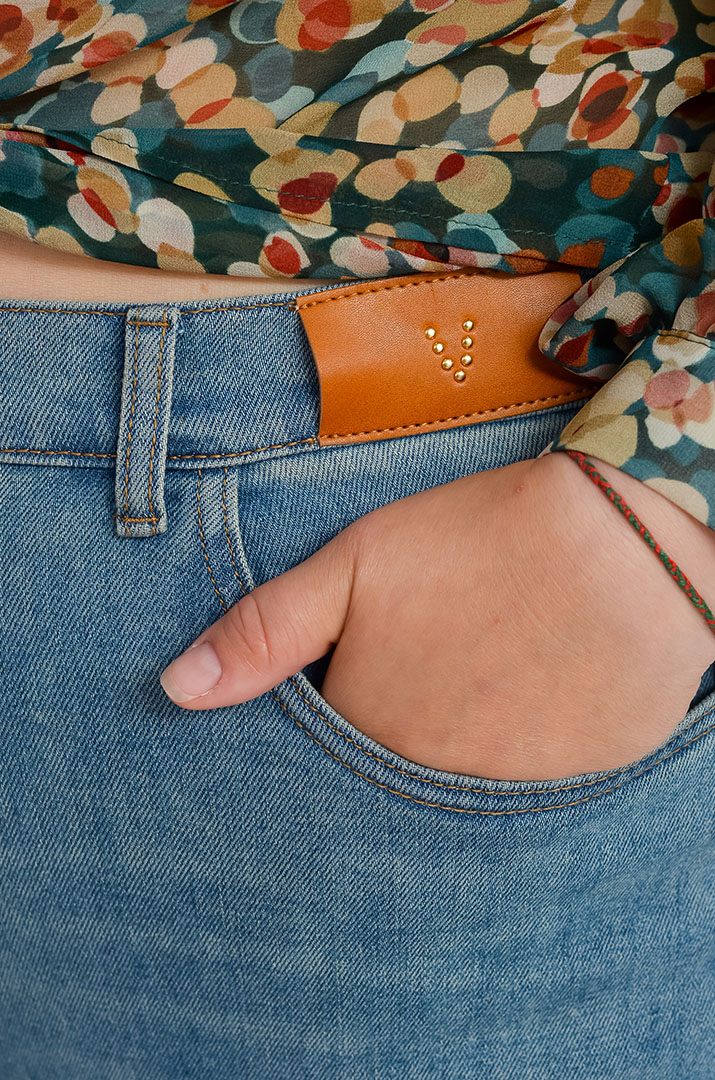 Завужені джинси класичного крою великих розмірів